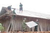 Military Region 4 help residents overcome whirlwind's consequences